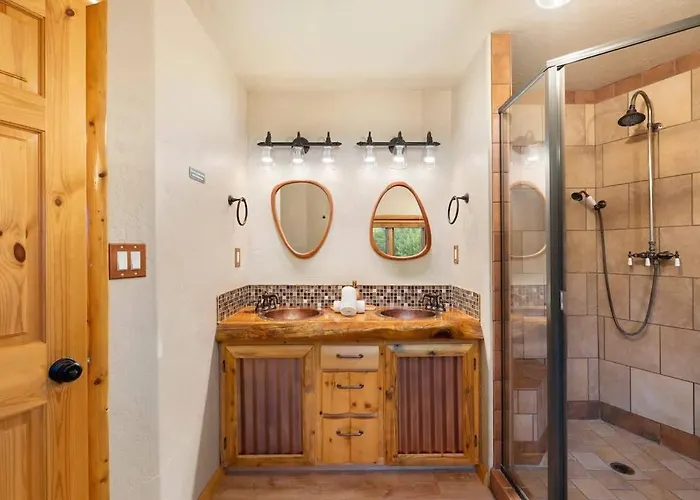 Holiday home Pickleball Jacuzzi Grand Canyon Sleeps 12 *
